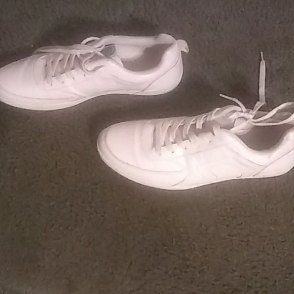 Sneakers - Picture 3 of 3